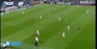 两连击！库普梅纳斯传中被门将击出，图拉姆跟进打门同样被扑